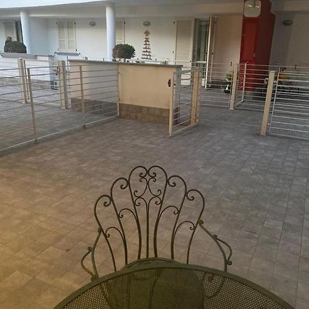 Senza Pensieri Residence Zero Carlo Urbino Крема Экстерьер фото
